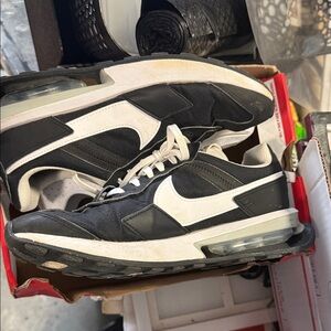 Nike Black and White Men's Air-Cushioned Sneakers